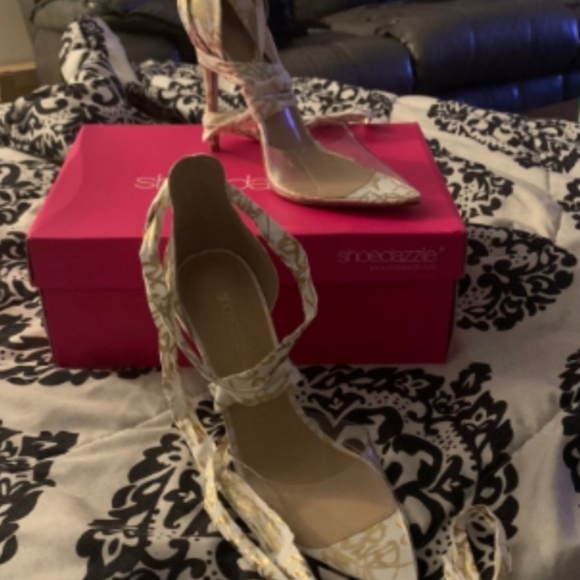 HELANA WRAPAROUND TIE PUMP - Picture 3 of 3